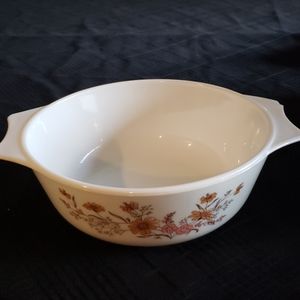 Pyrex Bowl with Cover.